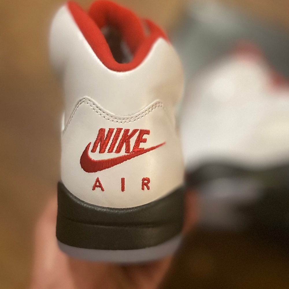 Nike Air Jordan 5 “Fire Red Silver Tongue” - Picture 4 of 13